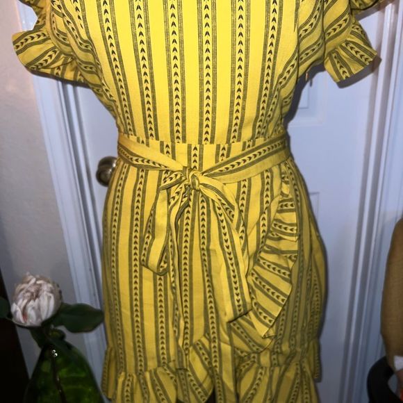 NWT yellow/gold & black dress - Picture 2 of 14
